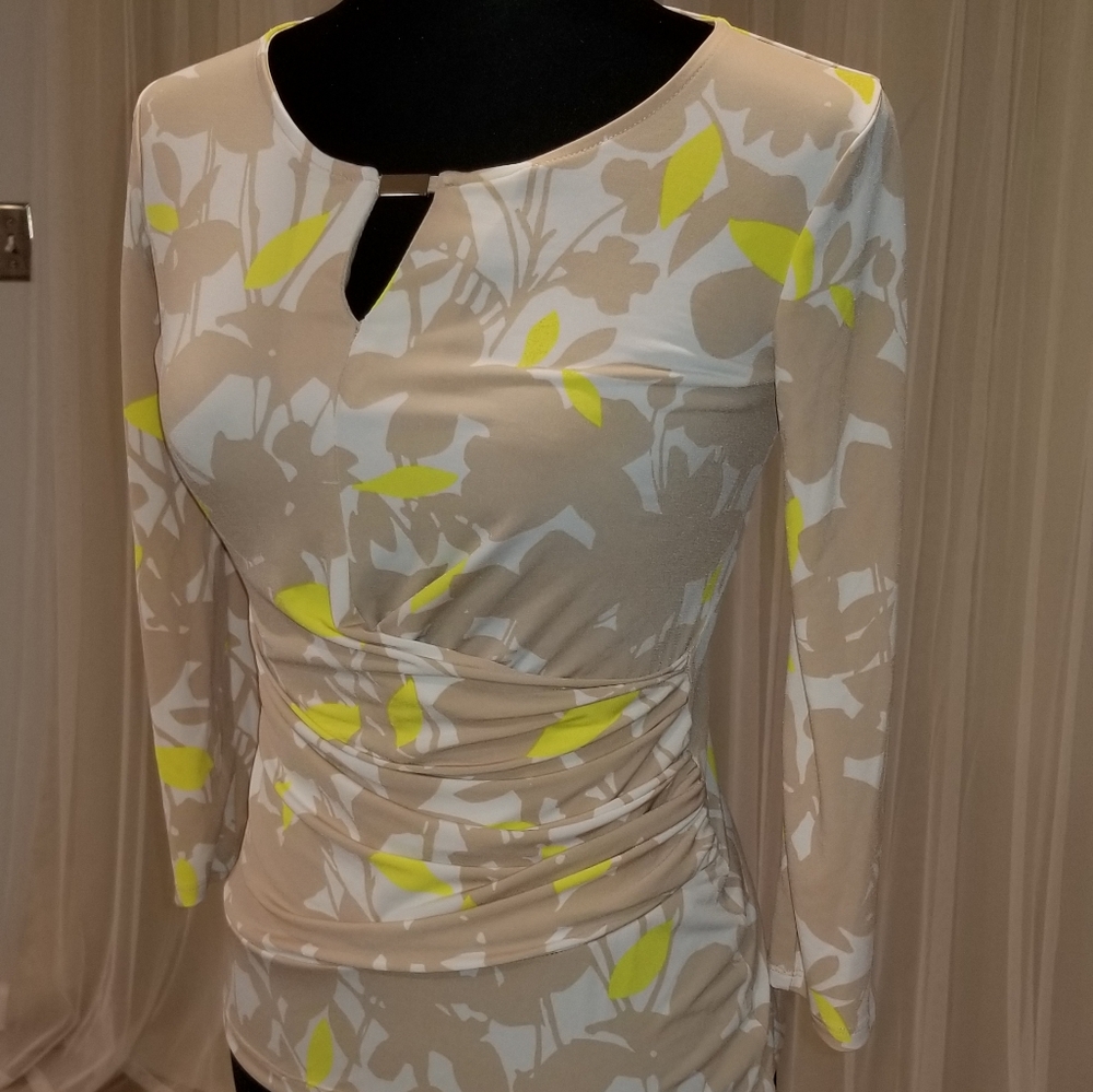 Adorable printed blouse